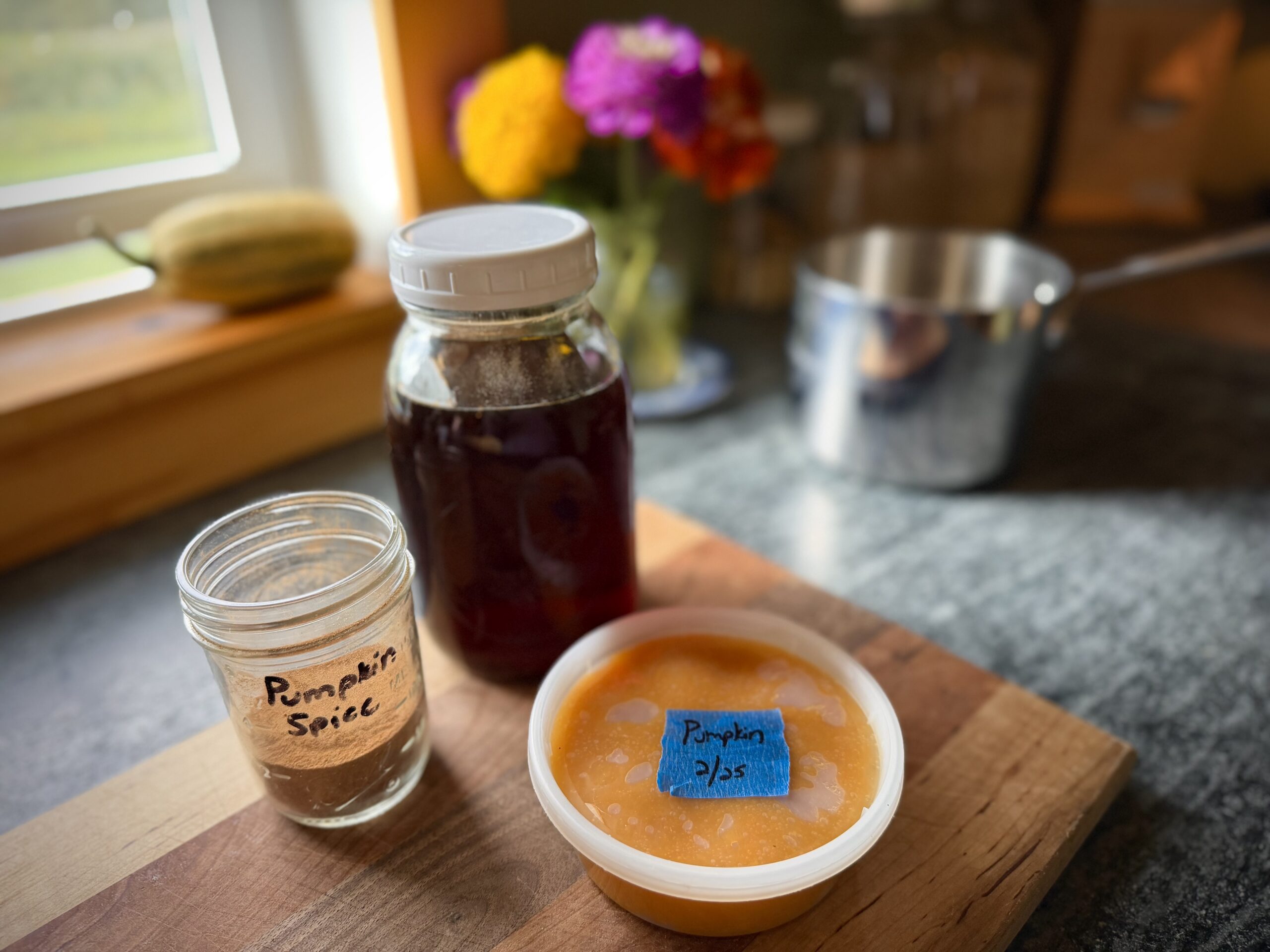 Pumpkin puree, pure maple syrup, and pumpkin pie spice for homemade pumpkin spice maple syrup